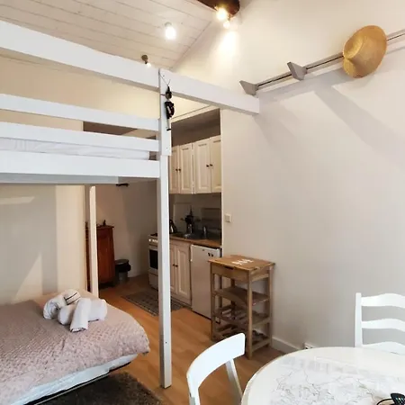 Les Altheas Apartment